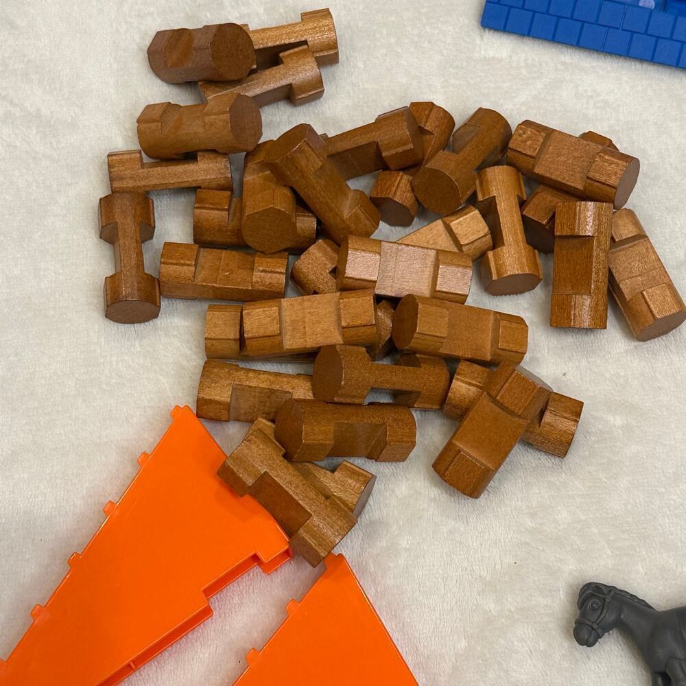 Lincoln Logs Assorted - Picture 8 of 8